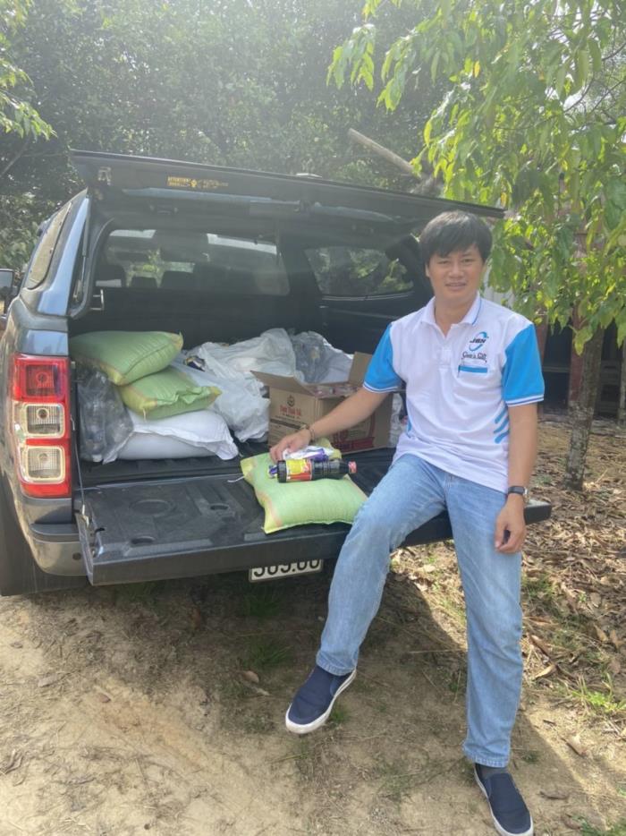 Trao quà ở Núi Thị Vải